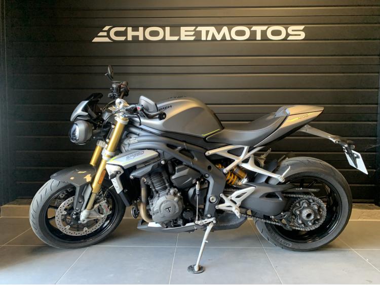 TRIUMPH SPEED TRIPLE 1200 RS