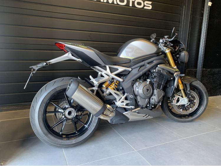 TRIUMPH SPEED TRIPLE 1200 RS 
