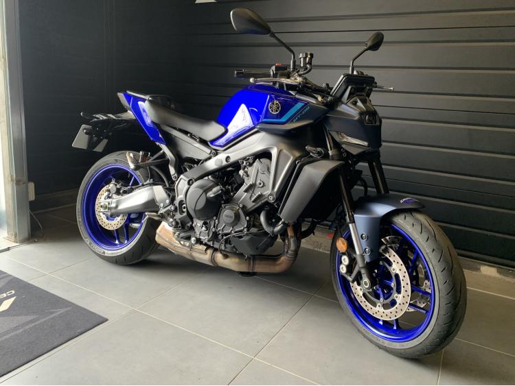 YAMAHA MT-09 