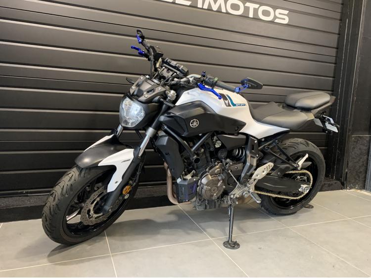YAMAHA MT-07 A2