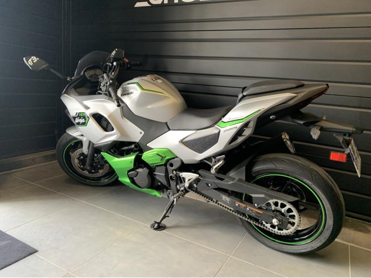 KAWASAKI Ninja 7 Hybrid 