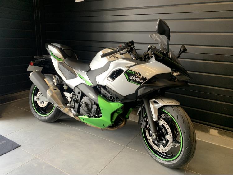 KAWASAKI Ninja 7 Hybrid 