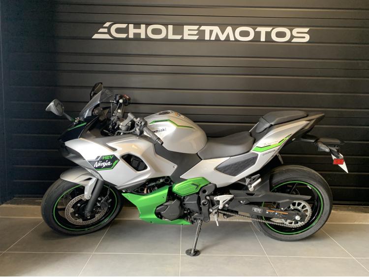 KAWASAKI Ninja 7 Hybrid 